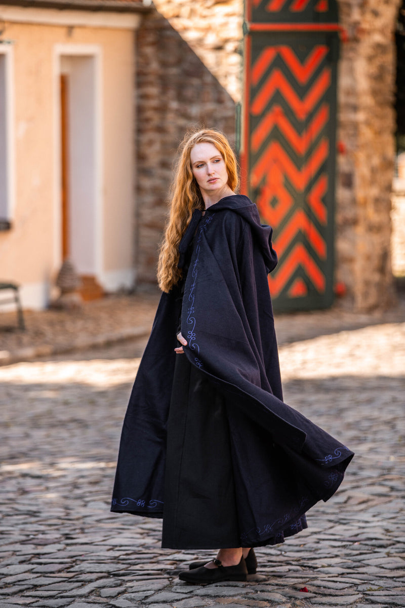 Haftowany kominek Damia, niebieski