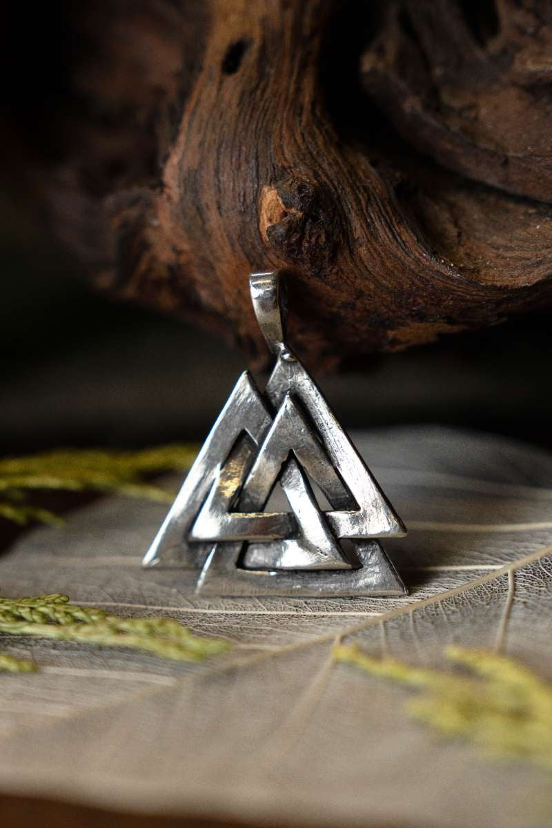 Valknut, bronce plateado 
