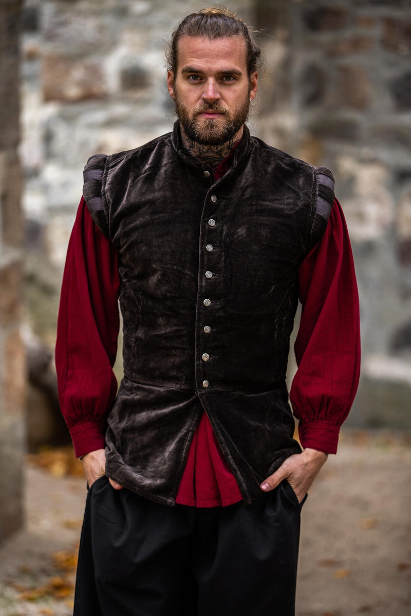 Velvet doublet with metal buttons, brown