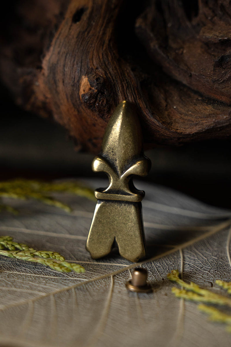 Medieval belt end (1250-1500)