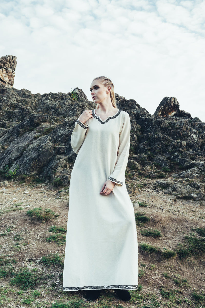 Vroegmiddeleeuwse jurk Aelswith, naturel