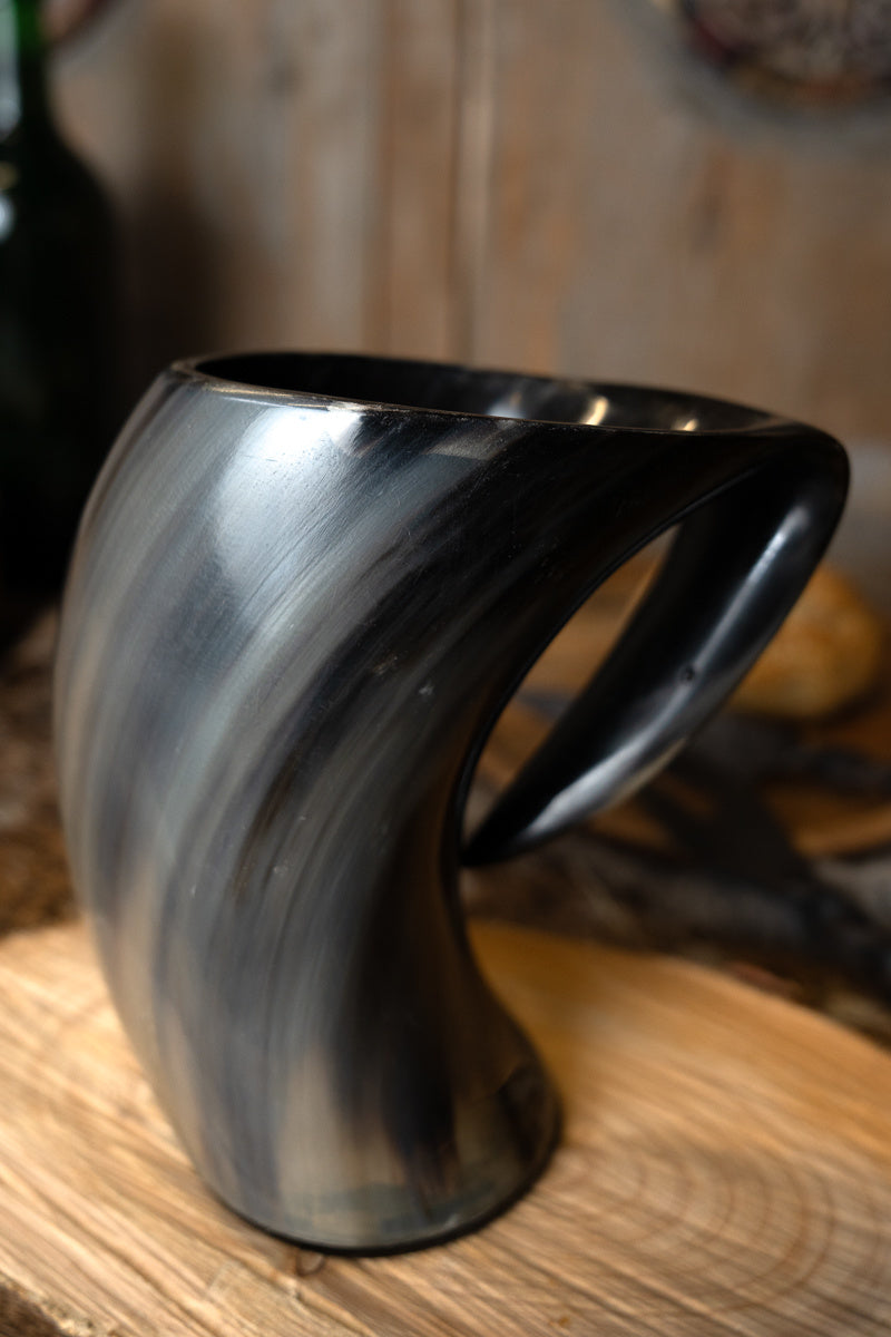 Taza de cuerno con triquetra, 500-650 ml 