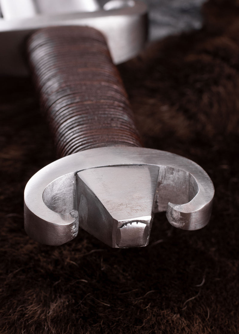 Viking sword Petersen type G, semi-sharp