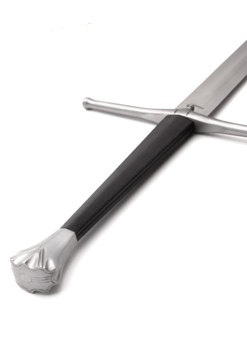 15th century two-handed sword, Royal Armouries, semi-sharp