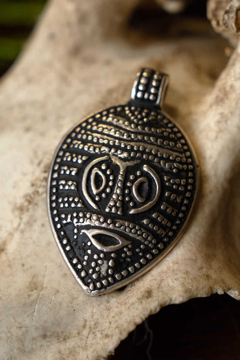 Wiking maska-amulet Gotland, brąz srebrzony 