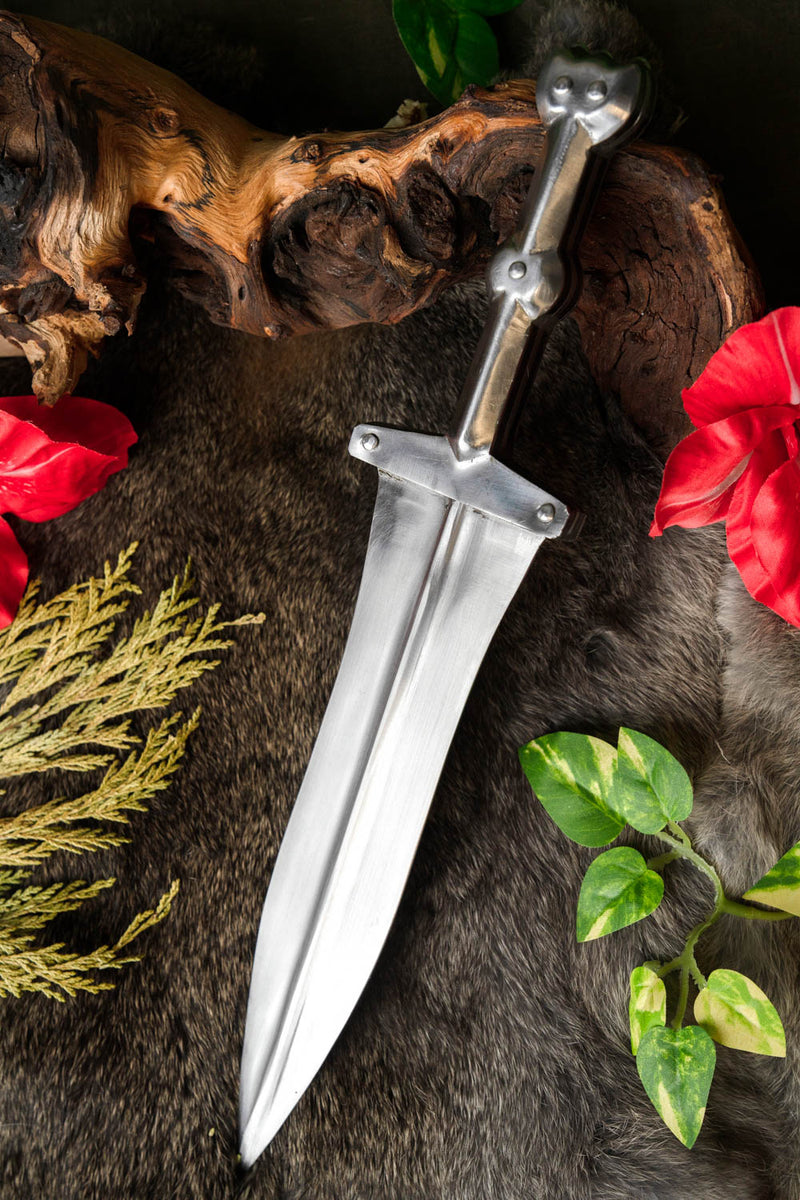 Pugio type 2, semi-scherp