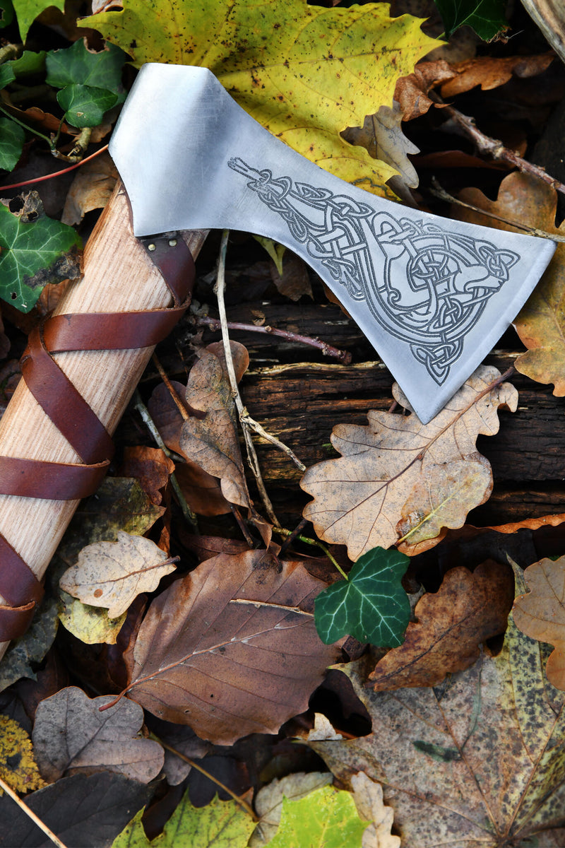 Viking bijl, type K, gegraveerd, semi-scherp