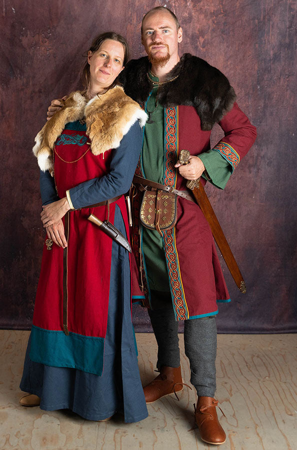 Geborduurde Viking kaftan, rood-blauw