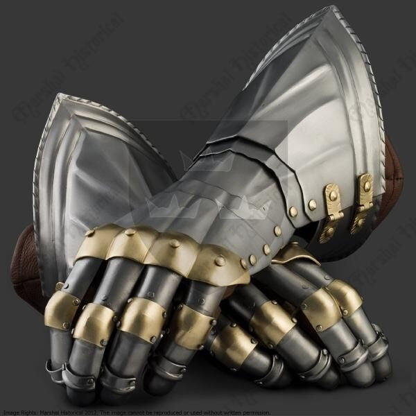 Luxe Gotische pantserhandschoenen, 1450-1500, messing, 1.2 mm