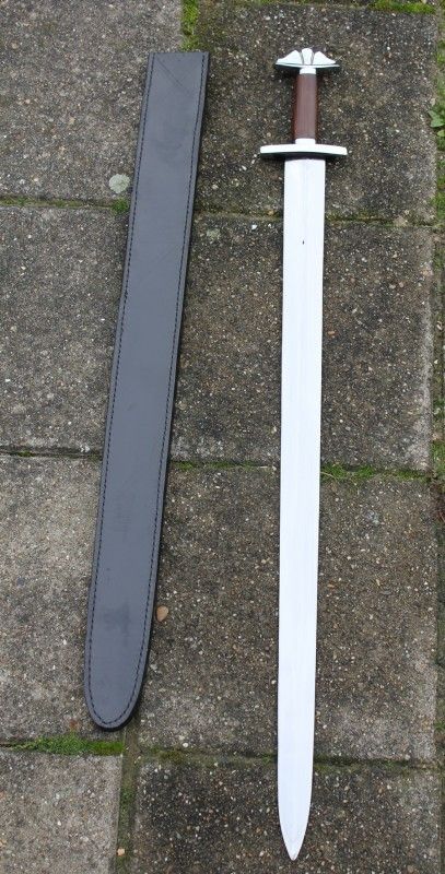 Espada vikinga Eostre, Petersen tipo A, semi-afilado 