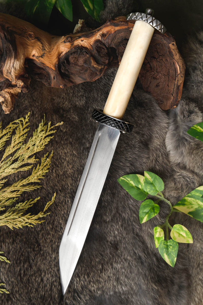 Seax Eriksson, semi-scherp