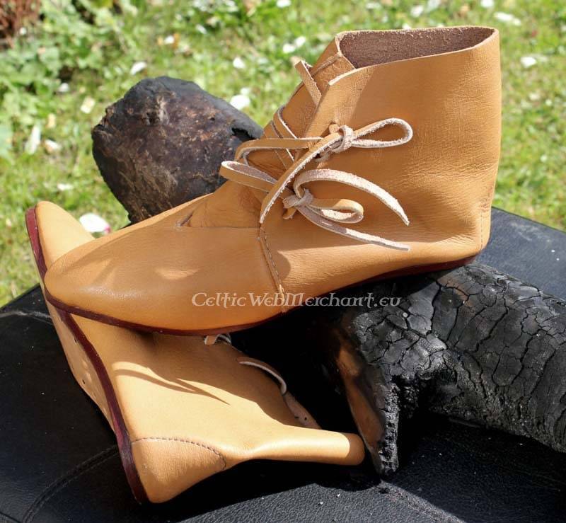 Enkellaarzen, 1300-1600, bruin