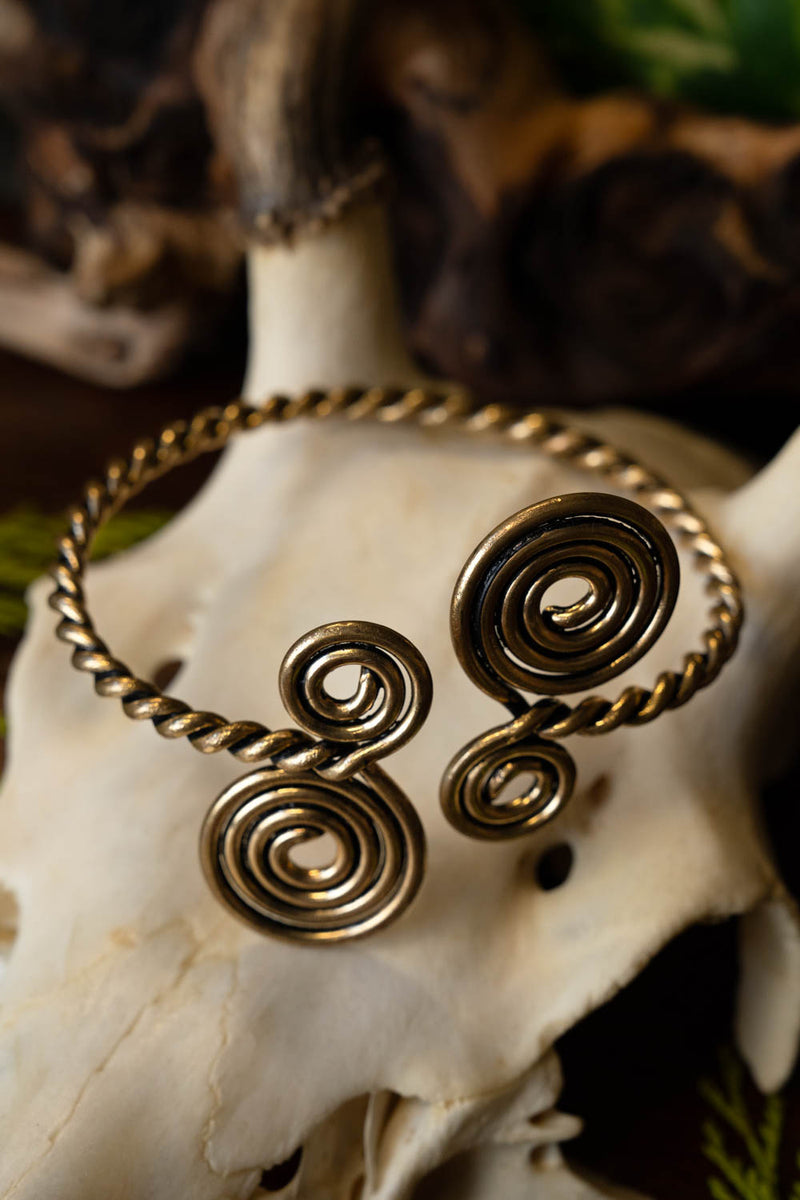 Celtic upper bracelet with spirals, bronze