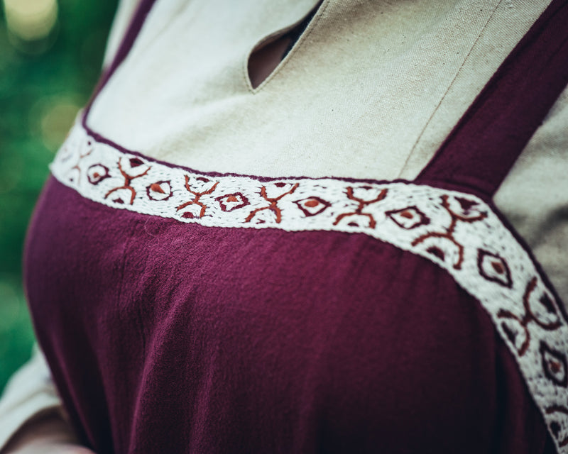 Hangeroc Svanhild, rood