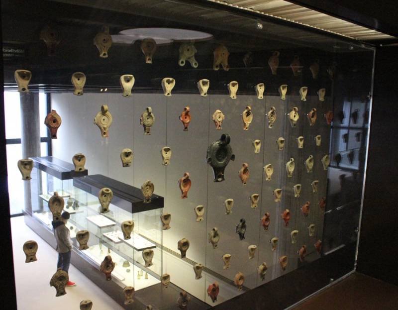 Romeinse olielamp gladiator Decirivs - Baebivs