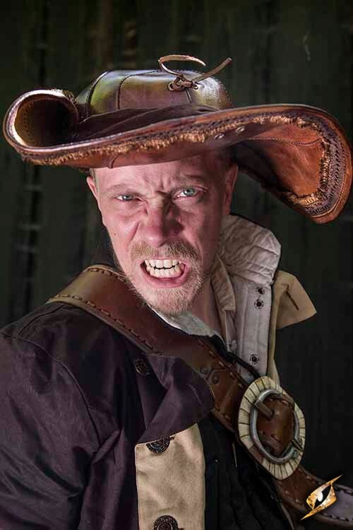Tricorn Blackbeard, brown