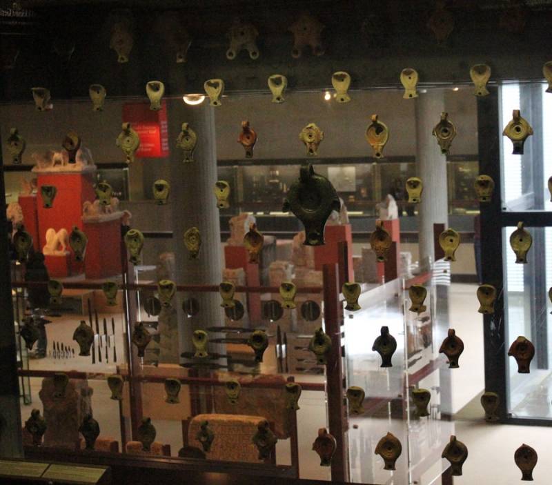 Romeinse olielamp leeuw