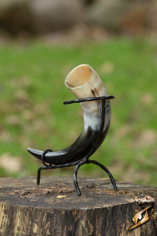 Viking drinkhoorn Aegisjalmur, donker, 500-650 ml