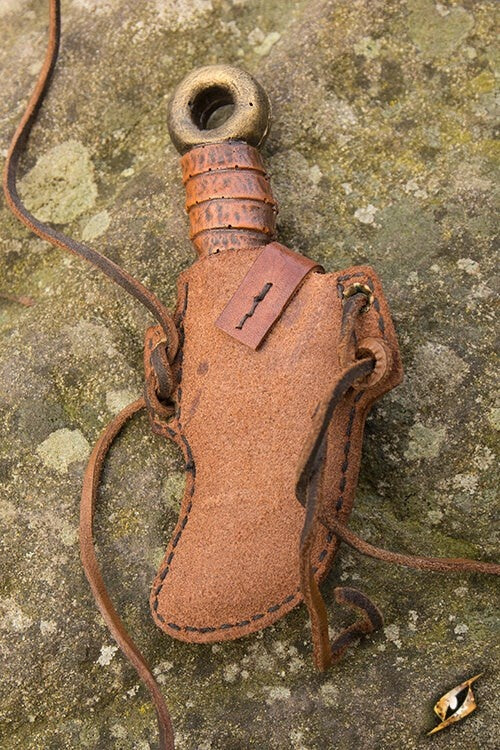 LARP vilmes met houder, bruin