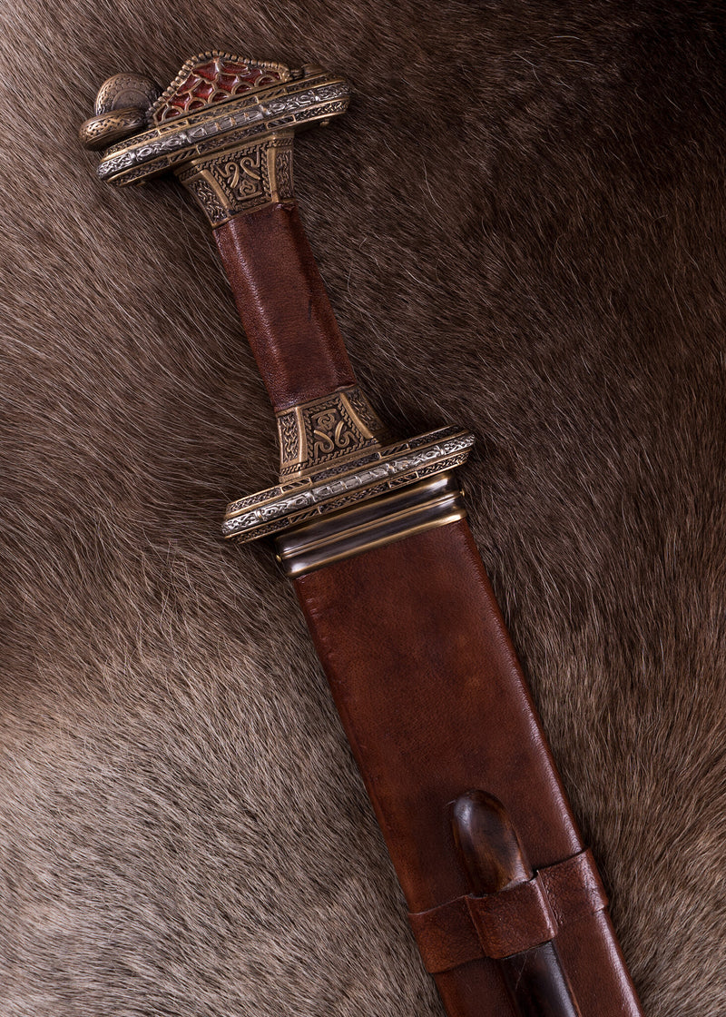 Vendelzwaard Uppsala 7e-8e eeuw, messing gevest, damast, semi-scherp