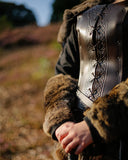 Armstuk Torstein, bont, bruin