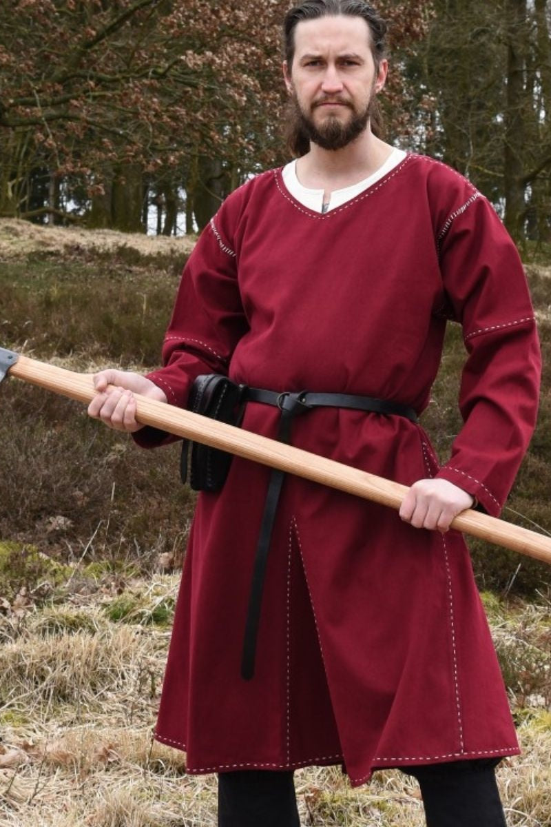 Tuniek Kragelund handgestikte afwerking, bordeauxrood