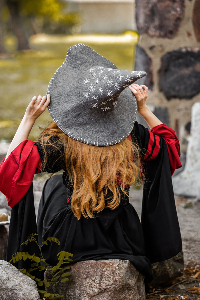 Heksenhoed met sterren, grijs, wolvilt