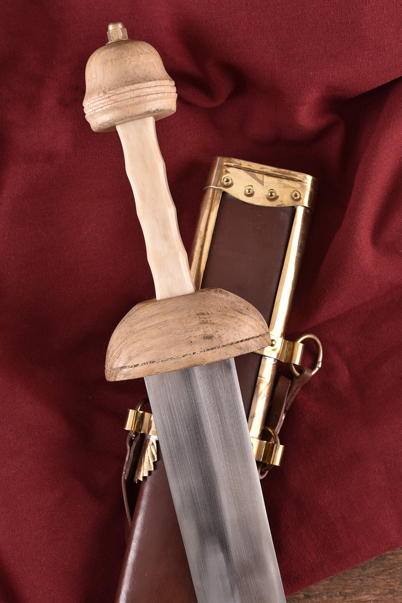 Gladius Nero, semi-scherp