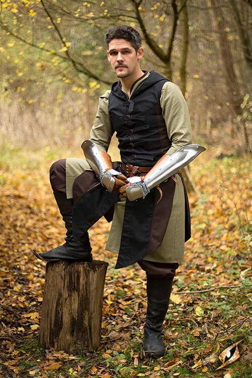 Mouwloze jas Assassins Creed, bruin-zwart