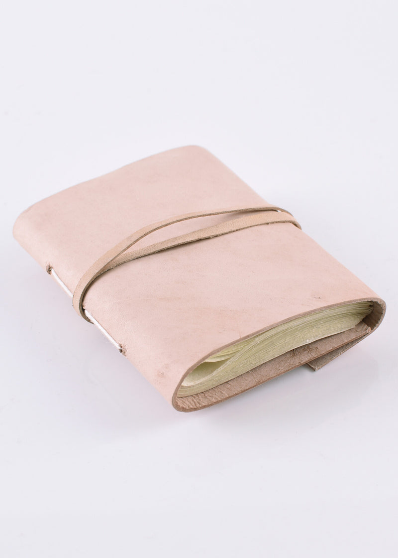 Klein zakboekje met leren kaft