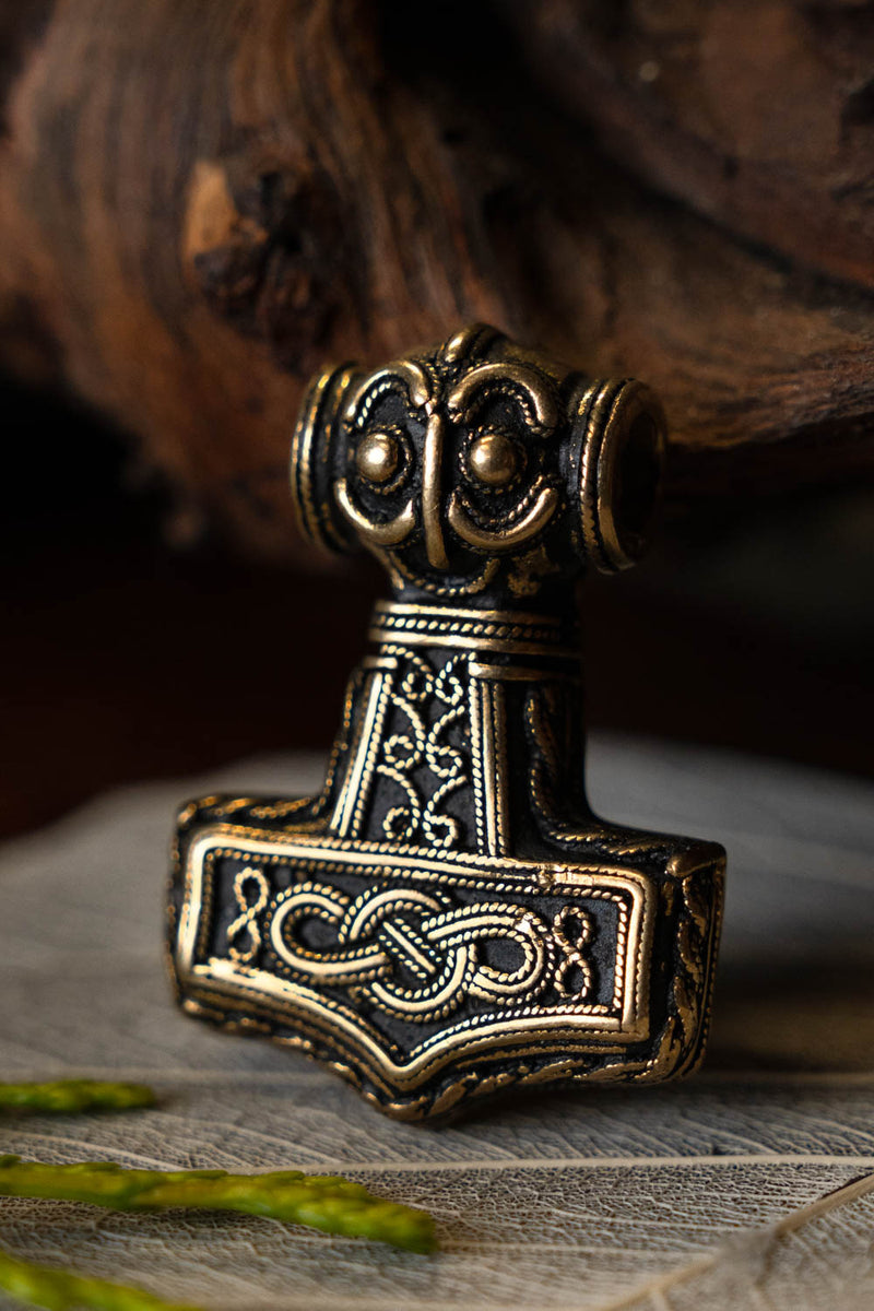 Ödeshög Mjölnir met knoopwerk, brons