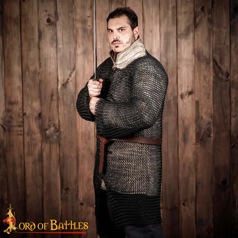 Hauberk met split, zwart, ongeklonken 10 mm