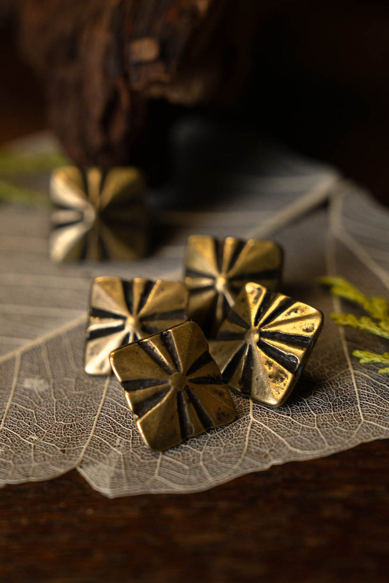 Middeleeuws riembeslag set van 5 stuks (1500-1600), brons