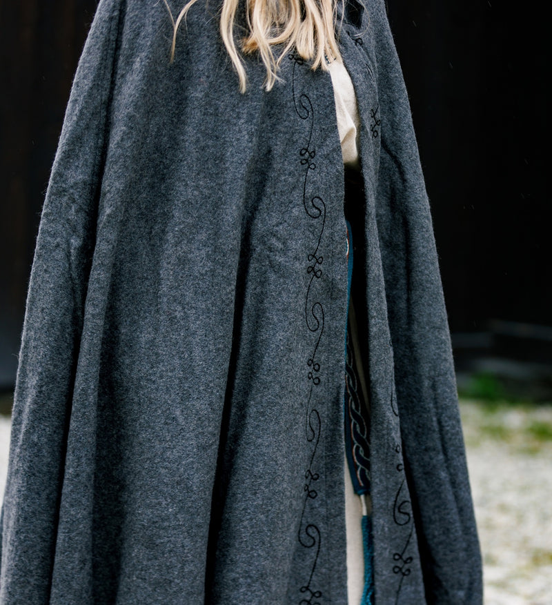 Bestickte Mantel Damia mit Verschluss, grau, Wollmischung 