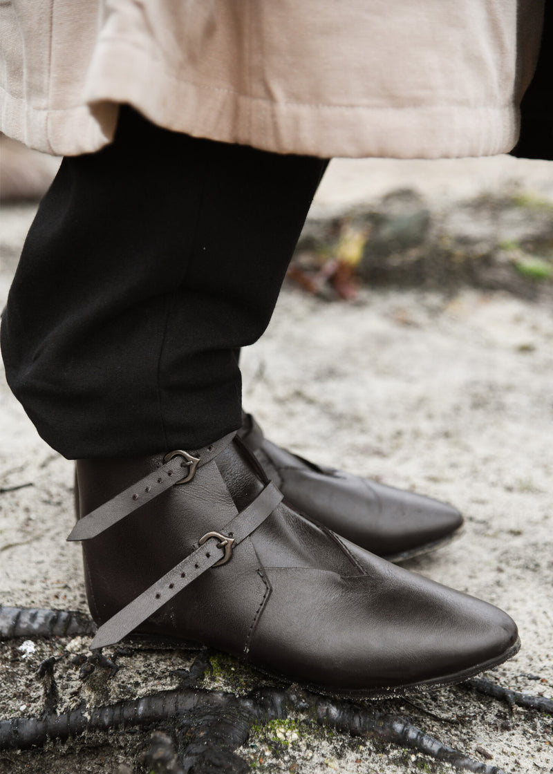 Średniowieczne buty kostki 1250-1500