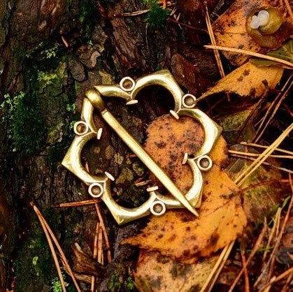 Große gotische Fibel, versilberte Bronze 