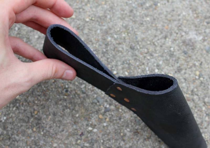 Leren zwaardhouder voor aan de riem