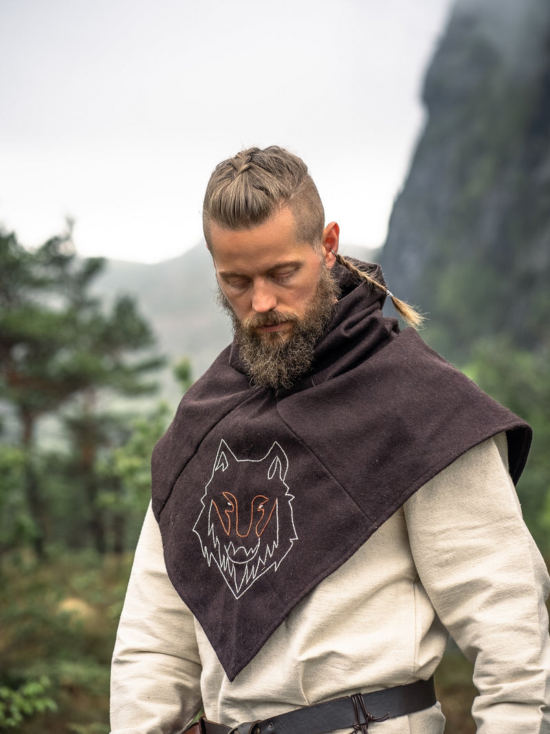 Skjoldehamm cappuccio Halfdan con lupo, marrone, misto lana 