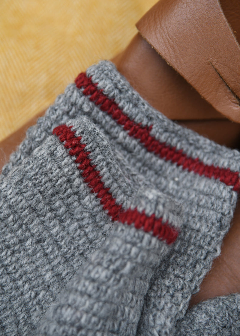 Gehaakte sokken, 100% wol, grijs - wijnrood