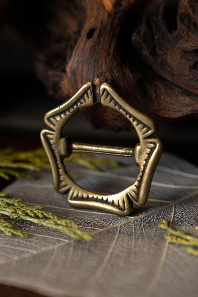 Boucle à rose de la fin du Moyen Âge 