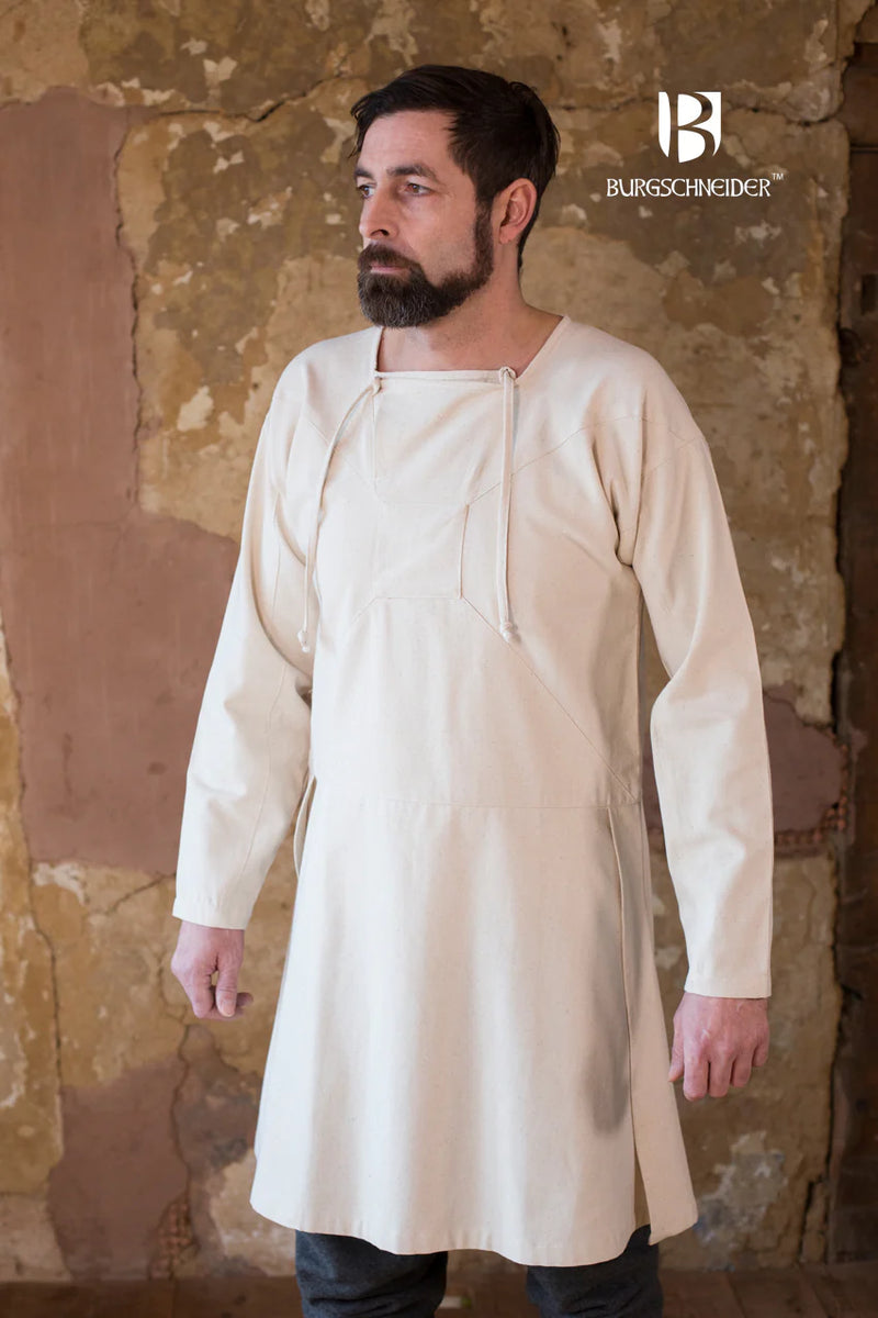 Viborgtuniek Olaf, naturel