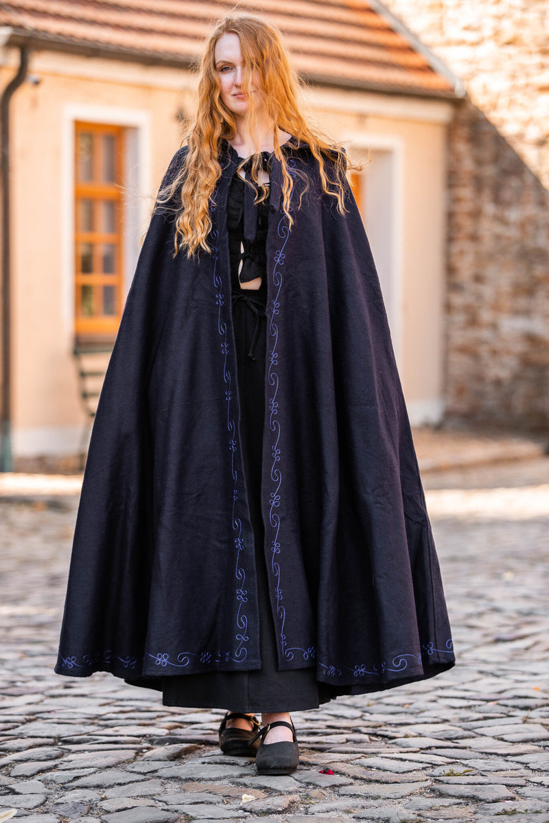 Haftowany kominek Damia, niebieski