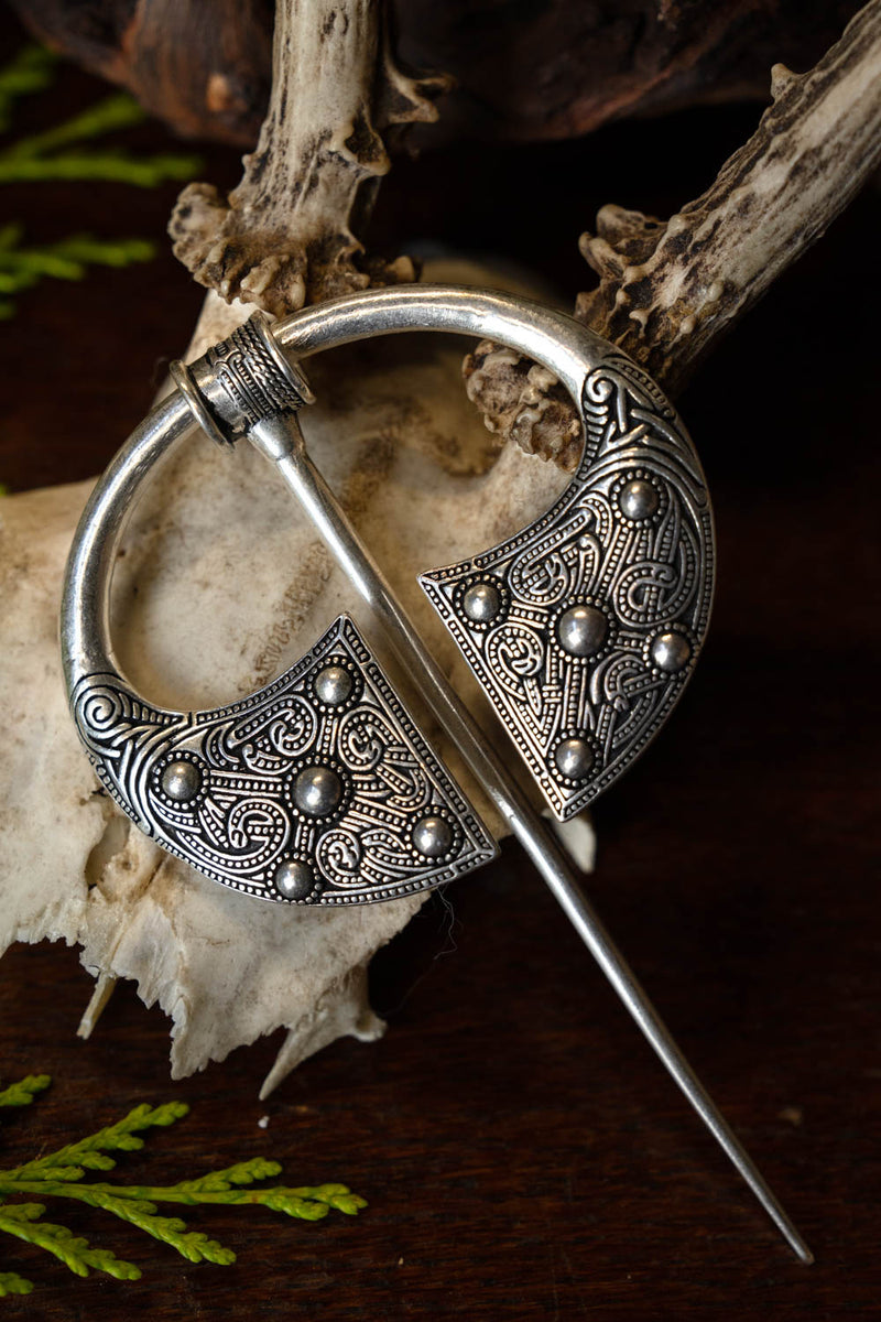 Gaelic Fibel Ballyspellan, versilberte Bronze 