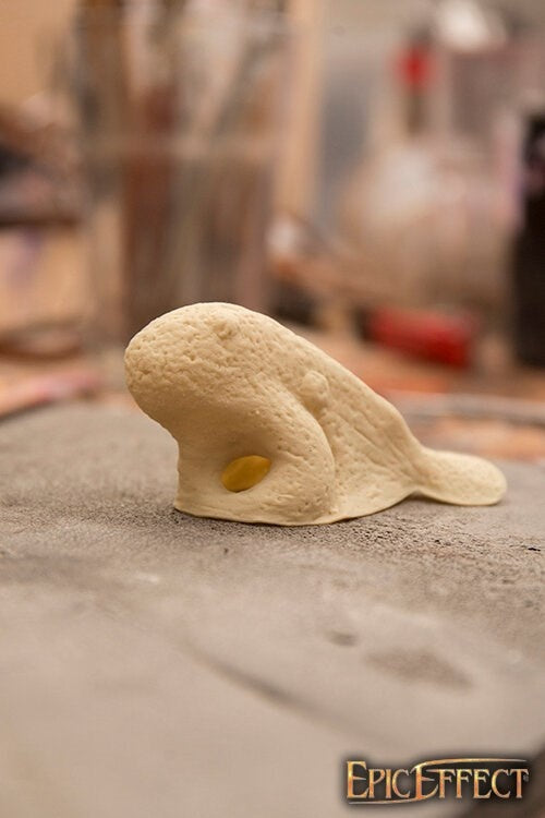 Trollen-neus, LARP artikel