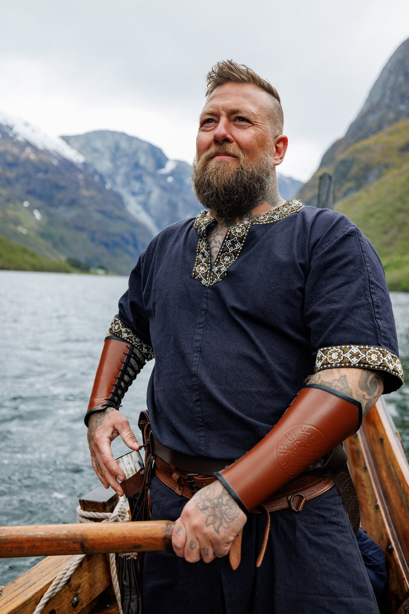 Keltische tuniek, korte mouwen, zwart