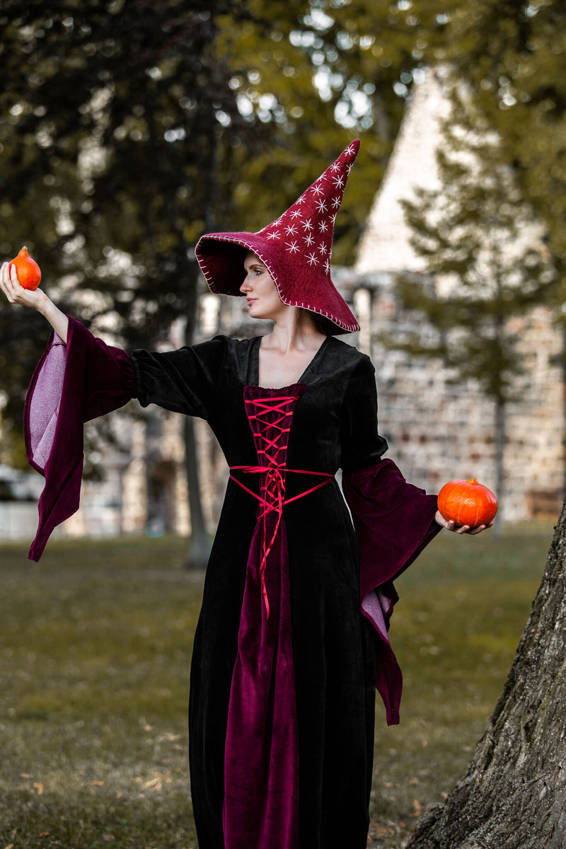 Heksenhoed met sterren, rood, wolvilt