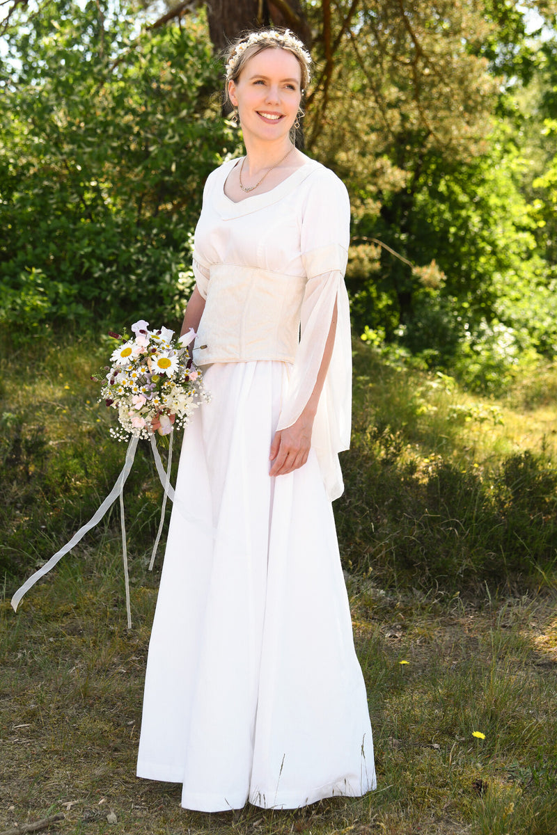 Mittelalterliches Hochzeitskleid, weiß-creme 