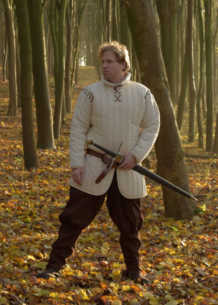 Long gambeson with detachable sleeves