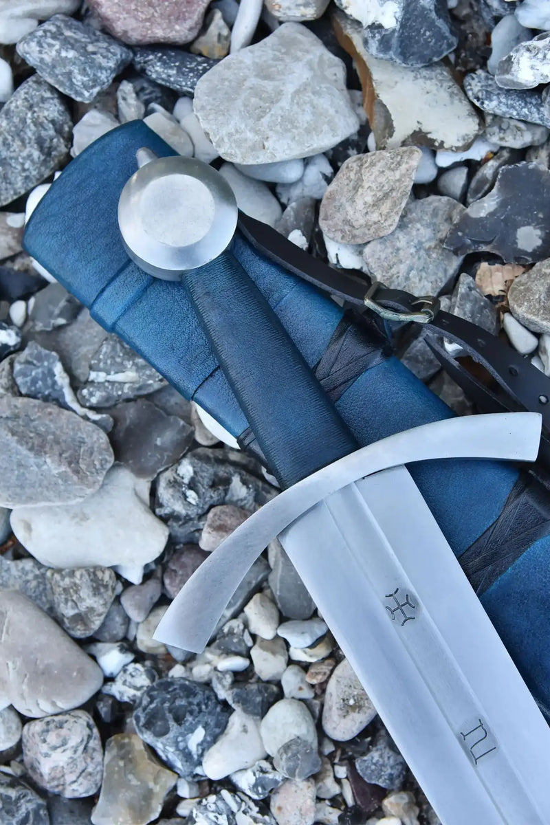 13e eeuws zwaard Neuchatel, semi-scherp