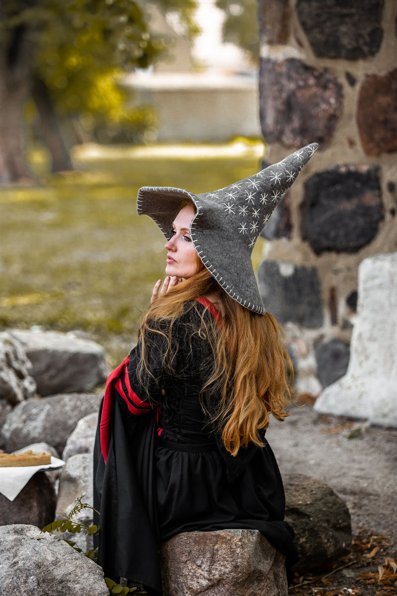 Heksenhoed met sterren, grijs, wolvilt